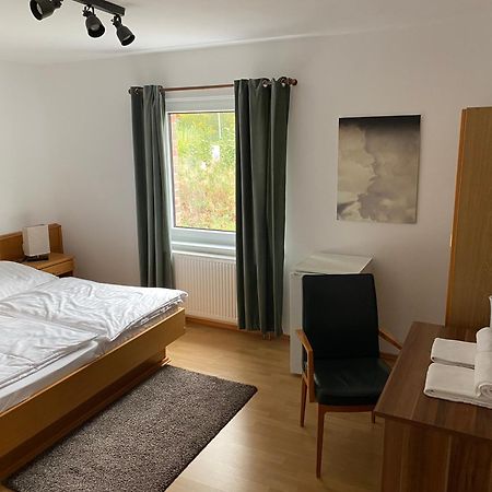 Messeappartementhaus Bockenem Direkt An Der A7 Buitenkant foto