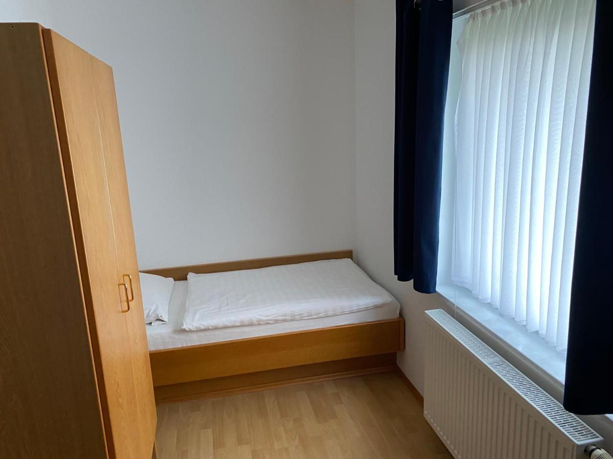Messeappartementhaus Bockenem Direkt An Der A7 Buitenkant foto
