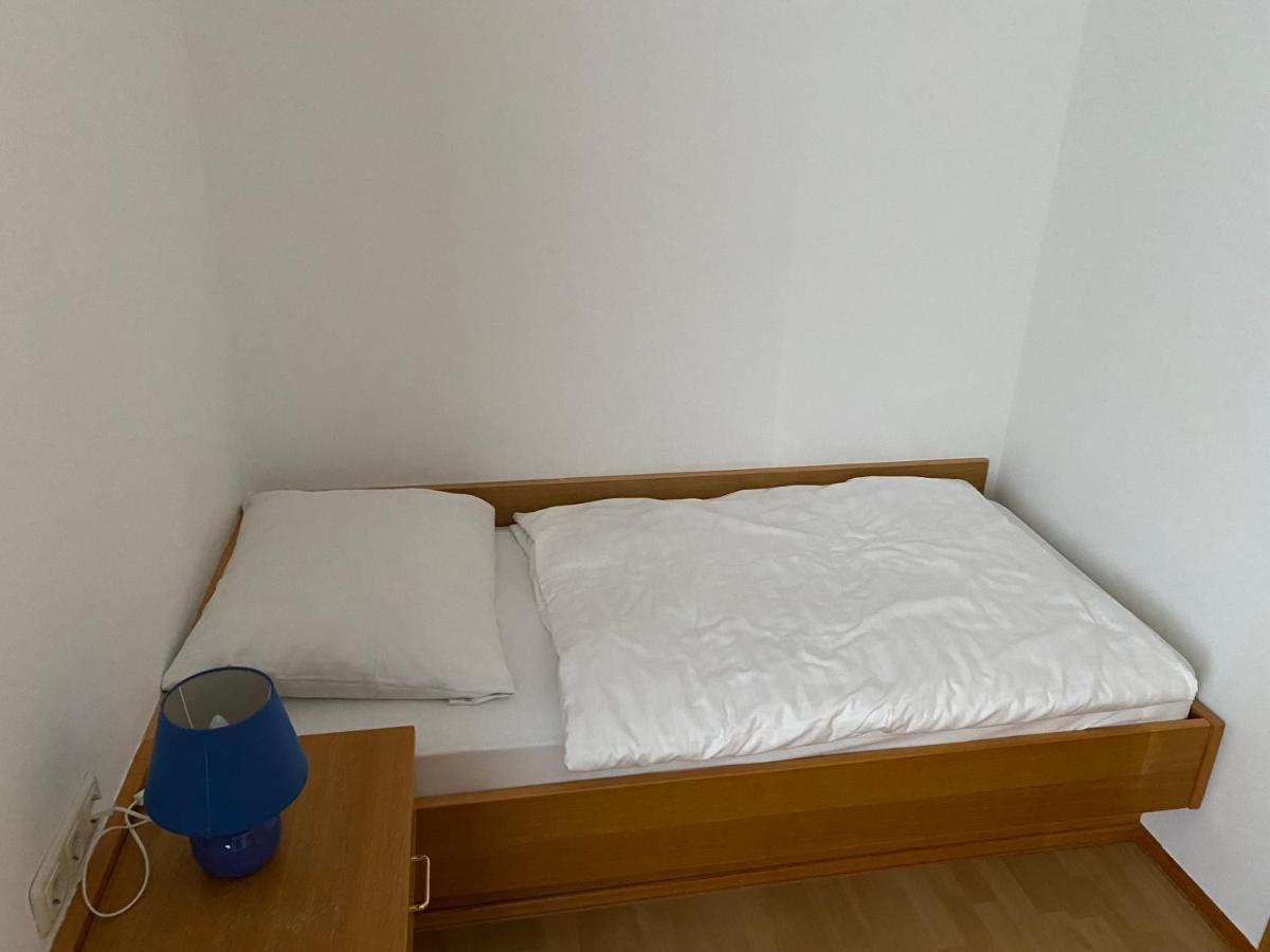 Messeappartementhaus Bockenem Direkt An Der A7 Buitenkant foto
