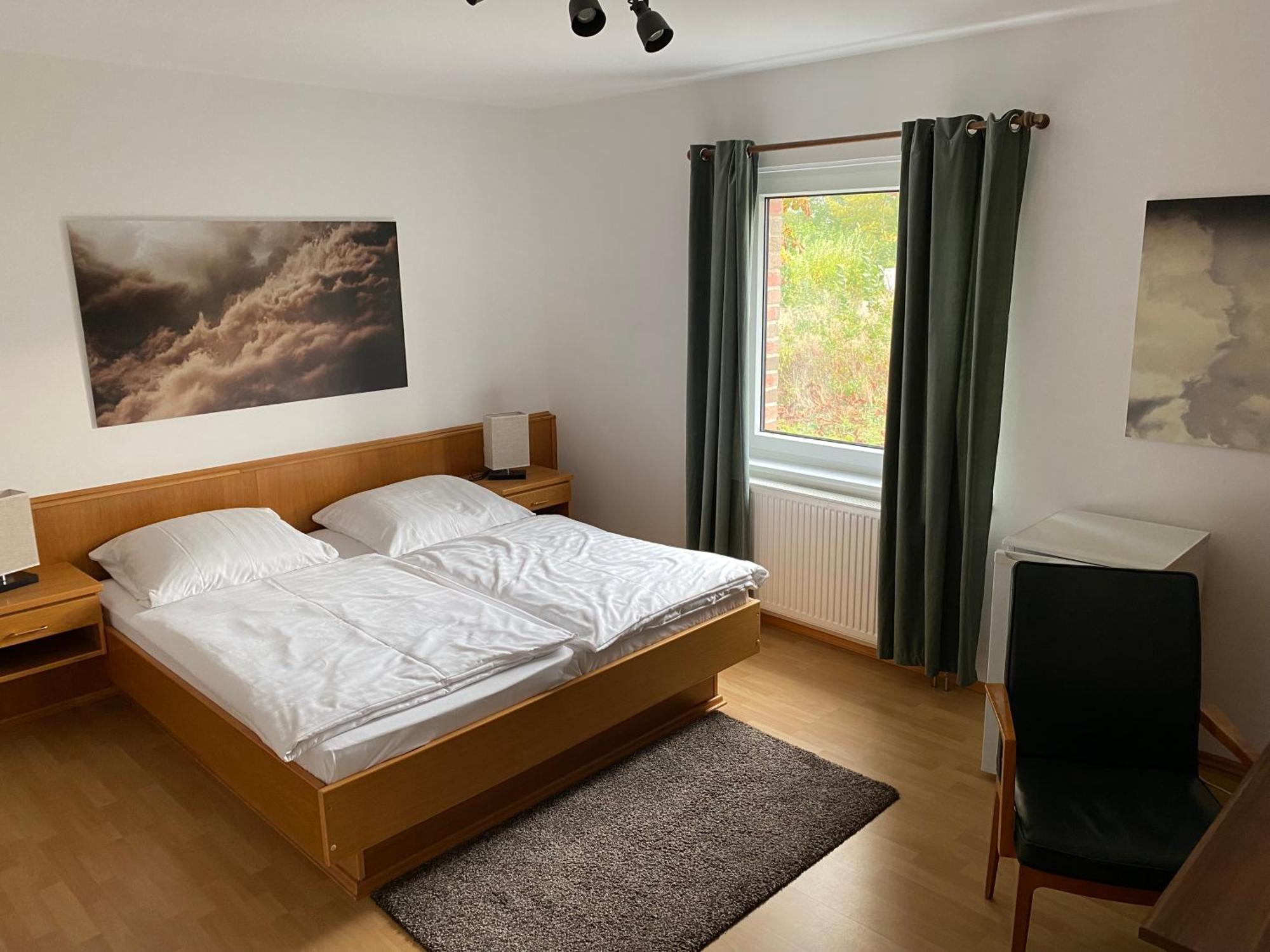Messeappartementhaus Bockenem Direkt An Der A7 Buitenkant foto